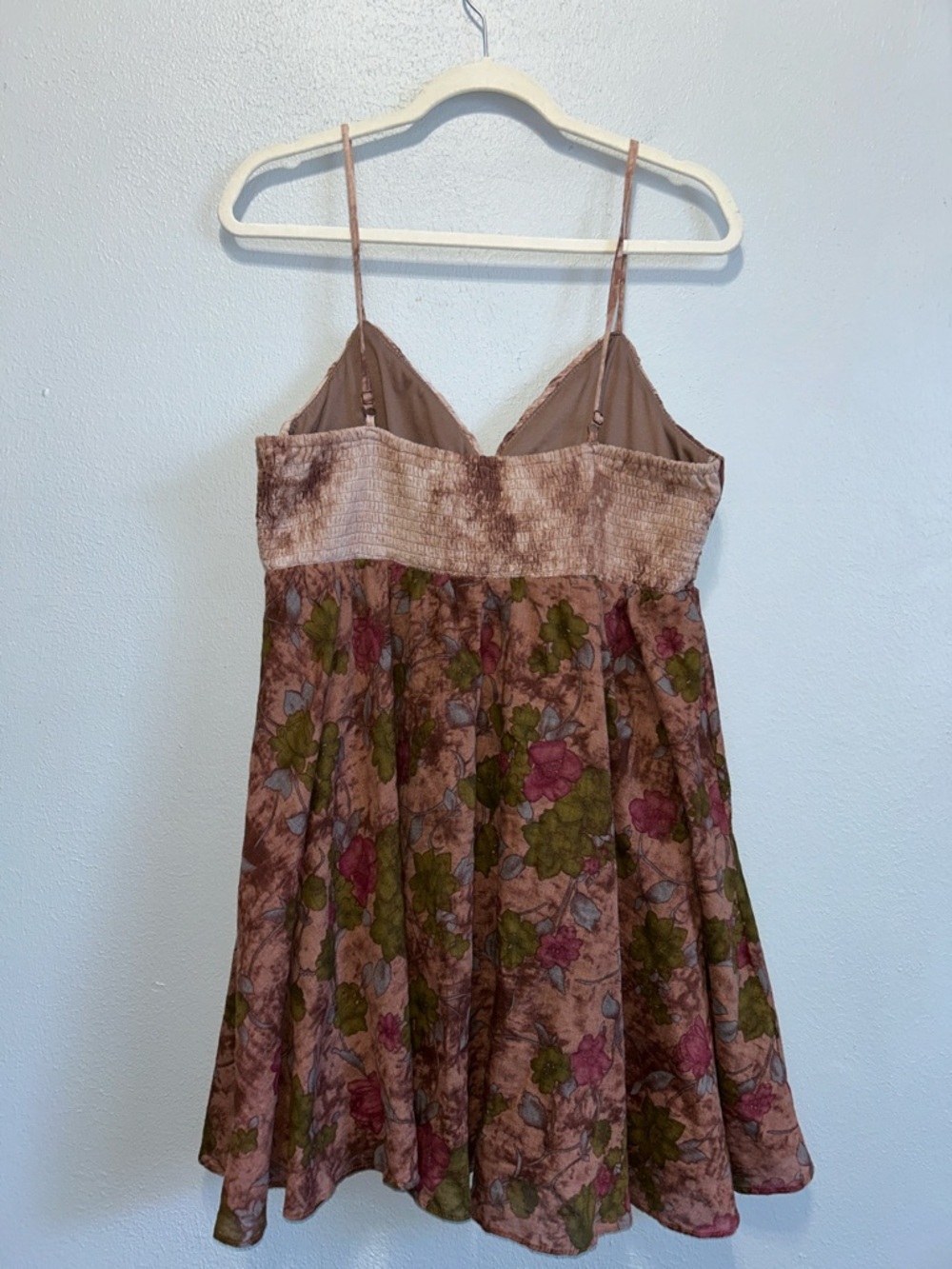 Aggie Floral Spaghetti Strap Mini Dress in Mauve and Olive Size L - Picture 2 of 8